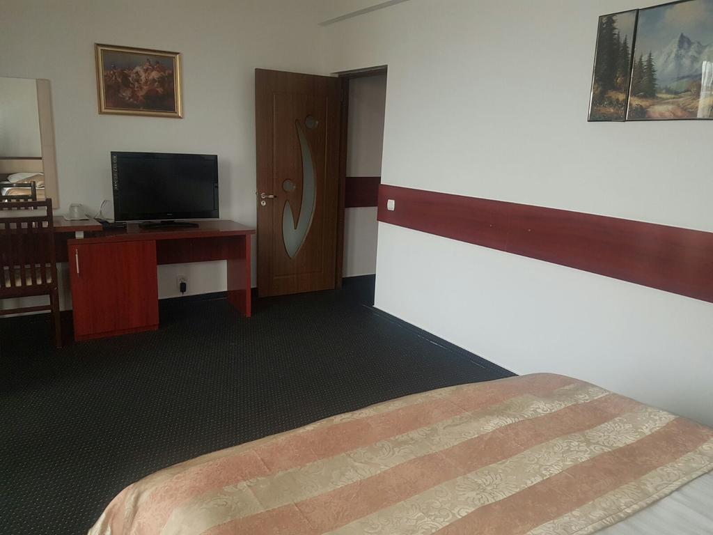Hotel Lido Крайова Екстер'єр фото