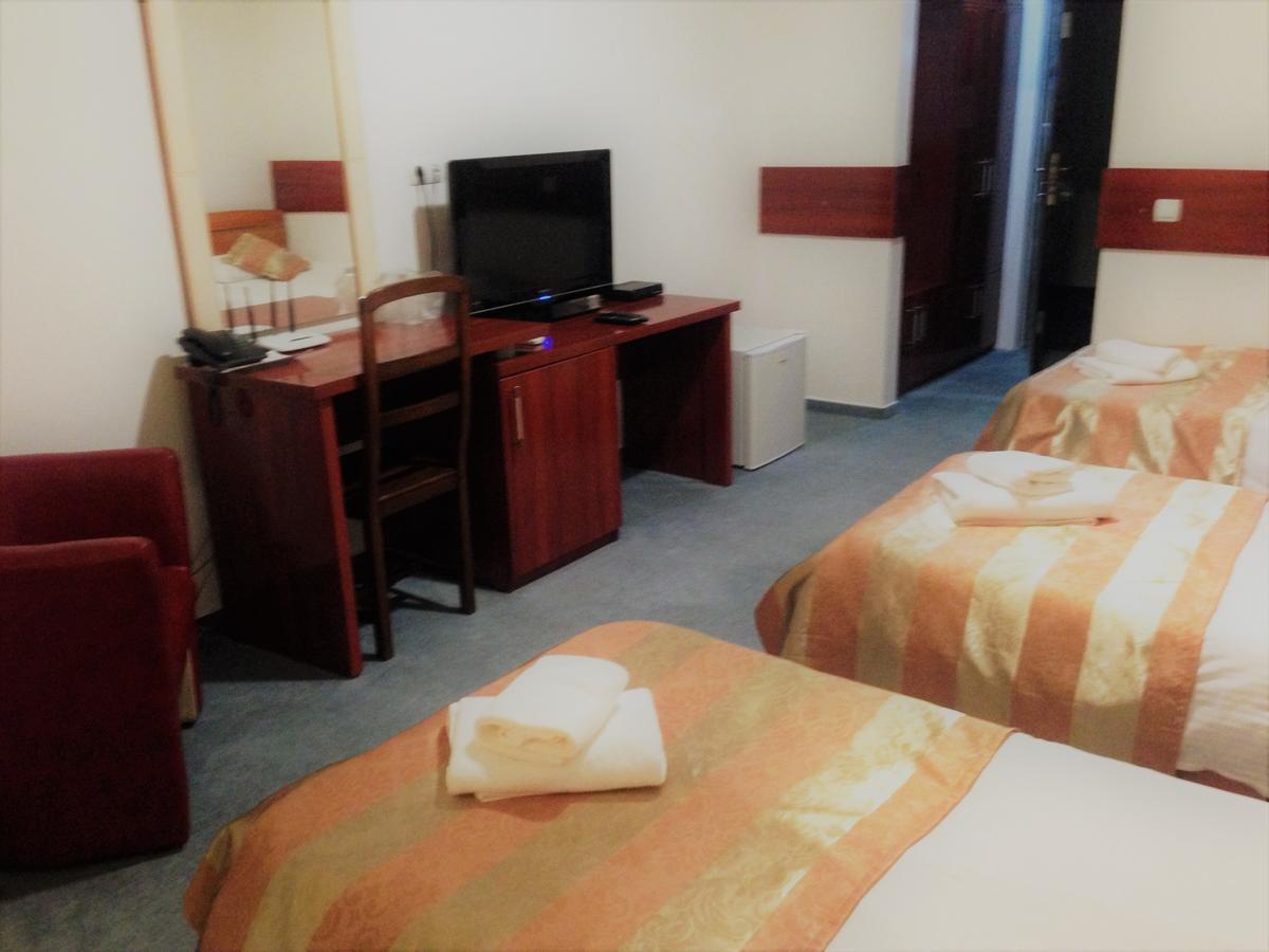 Hotel Lido Крайова Екстер'єр фото